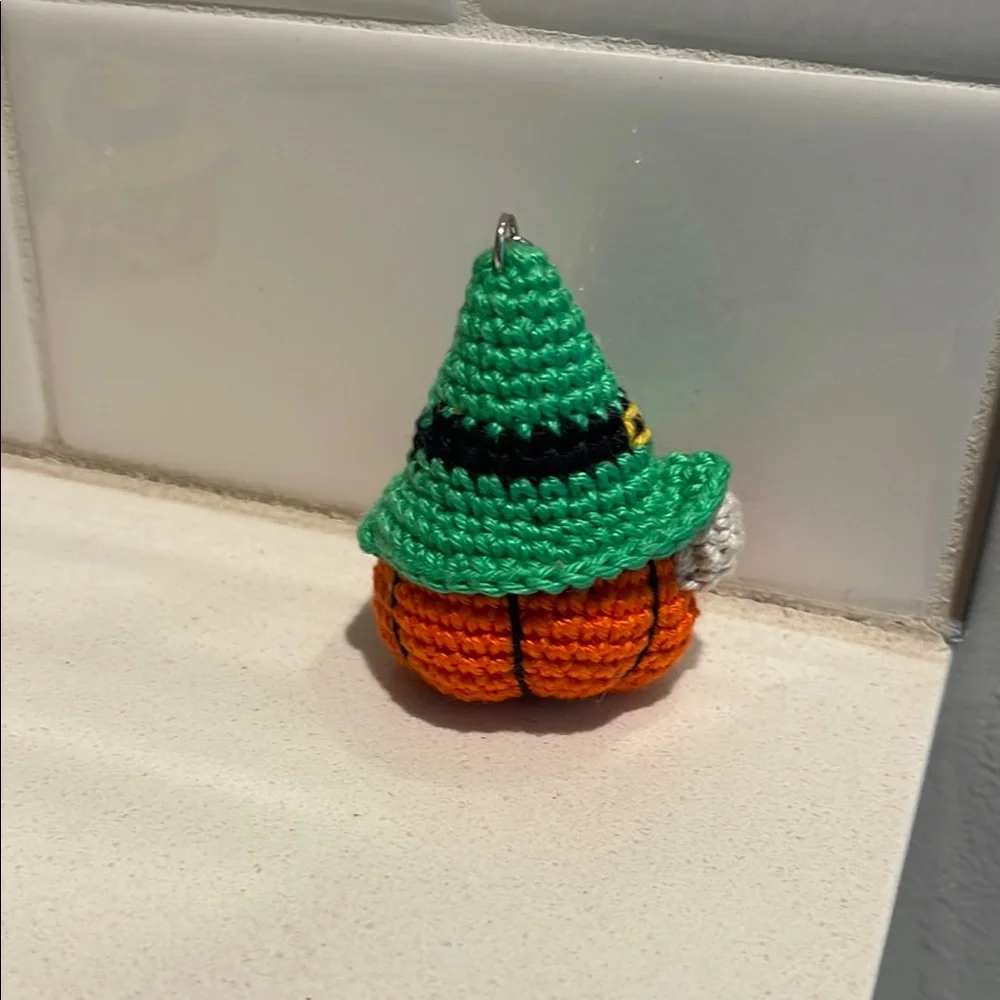 Handcrafted Pumpkin Gnome Keychain Accessory - Fall Halloween Thanksgiving - Picture 8 of 16